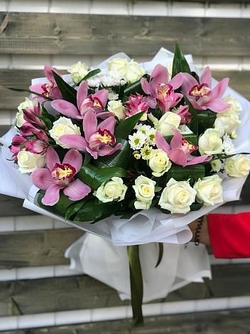 Букет цветов из: Розы и Хризантемы в Заволенье