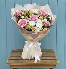 Букет цветов из:  Гвоздики, Орхидеи и Розы в Заволенье