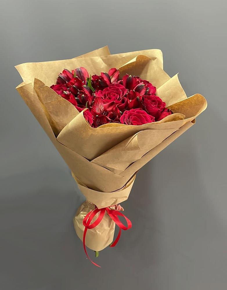 Букет цветов из: Альстромерии и Розы в Заволенье