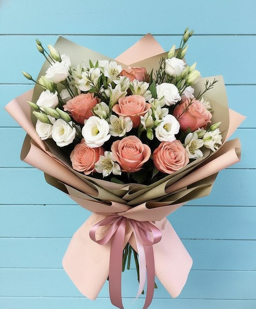 Букет цветов из: Розы, Альстромерии и Лизиантусы в Заволенье