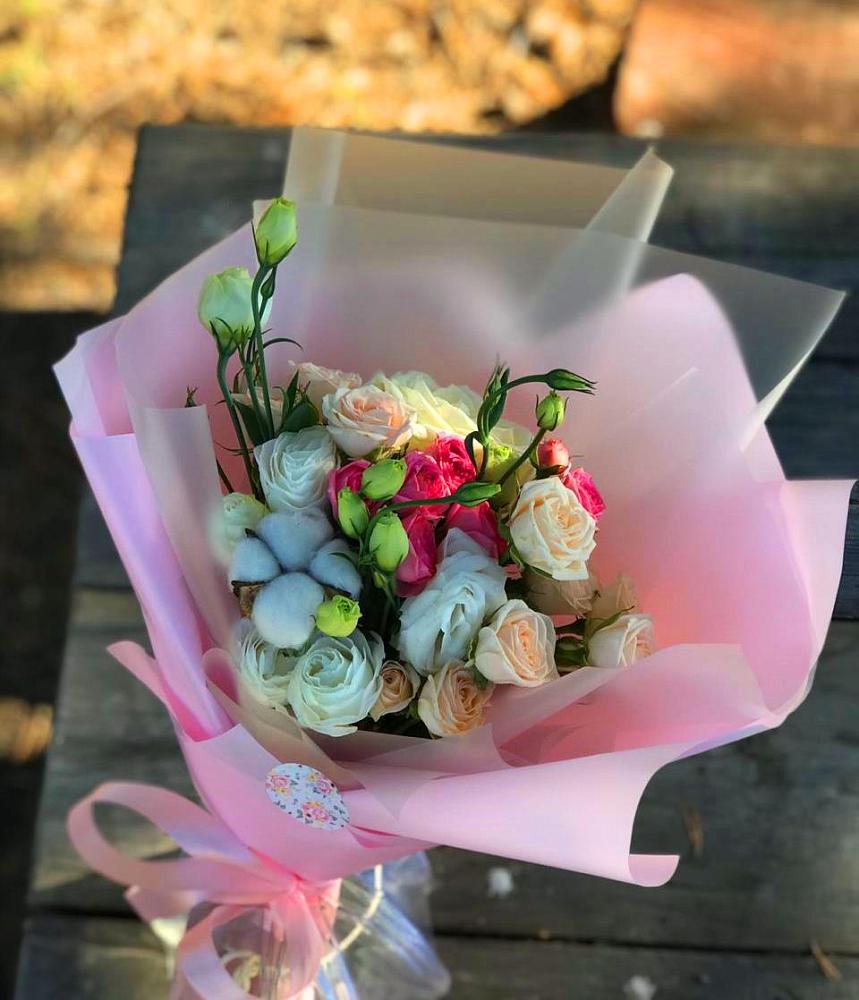 Букет цветов из: Розы и Лизиантусы в Заволенье