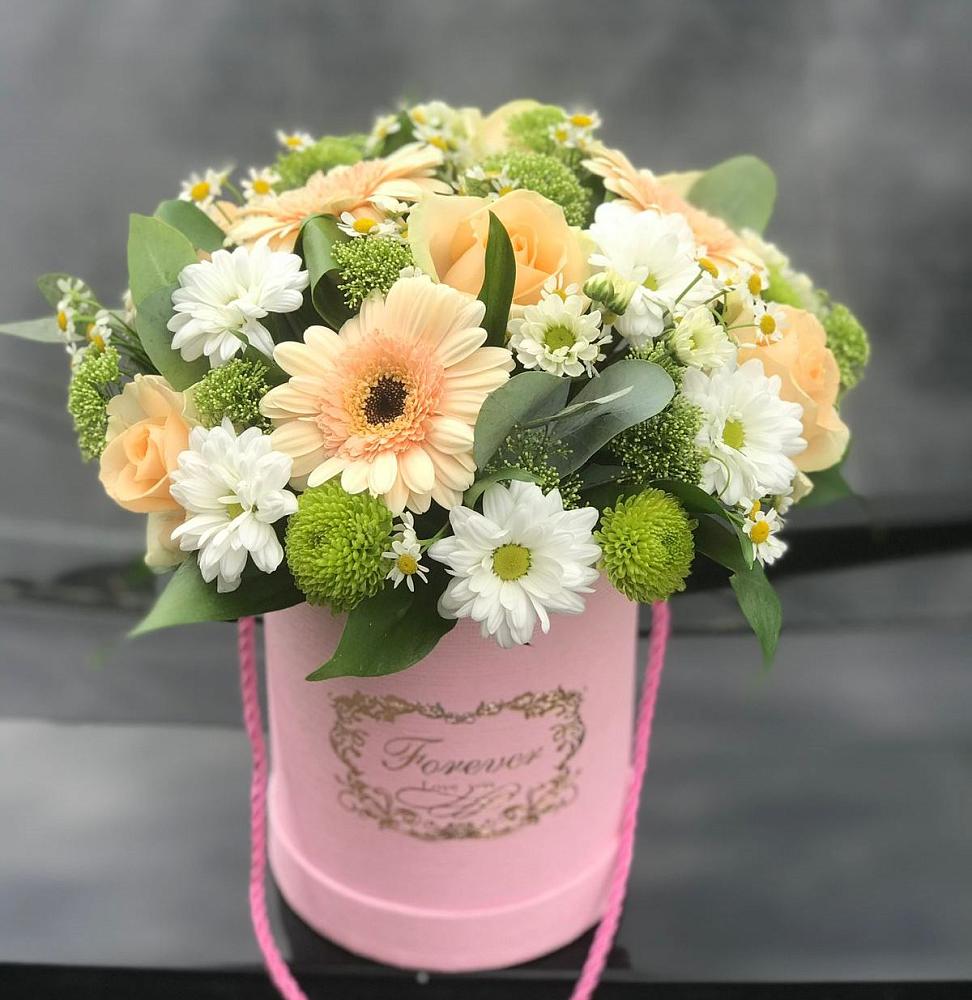 Цветочная композиция из Розы, Герберы и Хризантемы в шляпной коробке в Заволенье