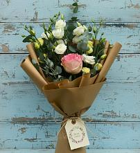 Букет цветов из:  Розы и Лизиантусы в Заволенье