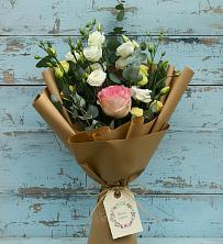 Букет цветов из:  Розы и Лизиантусы в Заволенье