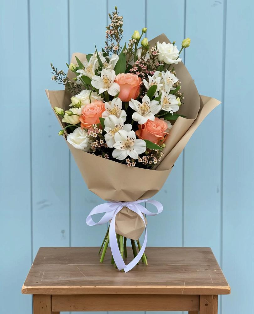 Букет цветов из: Альстромерии, Лизиантусы, Розы и Хризантемы в Заволенье